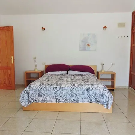 Ferienhaus Mit Privatpool Fuer 20 Personen Und 2 Kinder In Macher, Lanzarote *